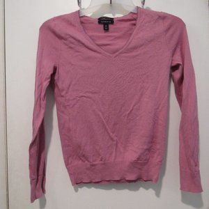 SOLD!*Thredup(PRICE IS FIRM!)Lands End Lightweight, Light Pink Sweater